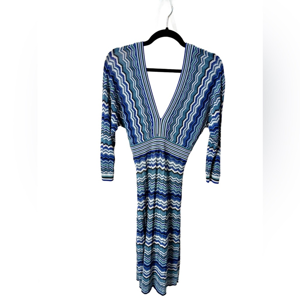 Guess by Marciano - Deep V, long sleeve dress